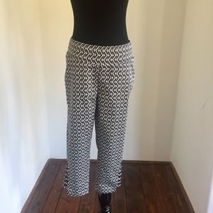 Black and white pattern capris